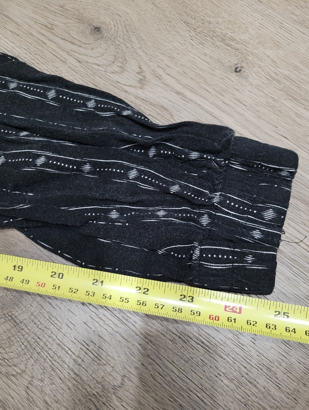 2/$20 Streetwear Society Black & White Pattern Casual Pant Size: Small - Picture 11 of 11